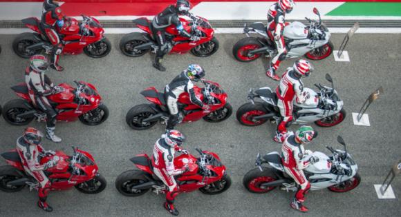  Ducati motoros oktatás 2017