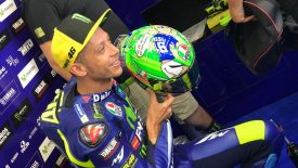 Rossi új bukóval érkezett Mugellóra