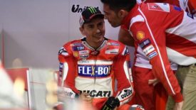 Katar teszt 1 nap : Dovizioso az élen, Marquez kétszer esik