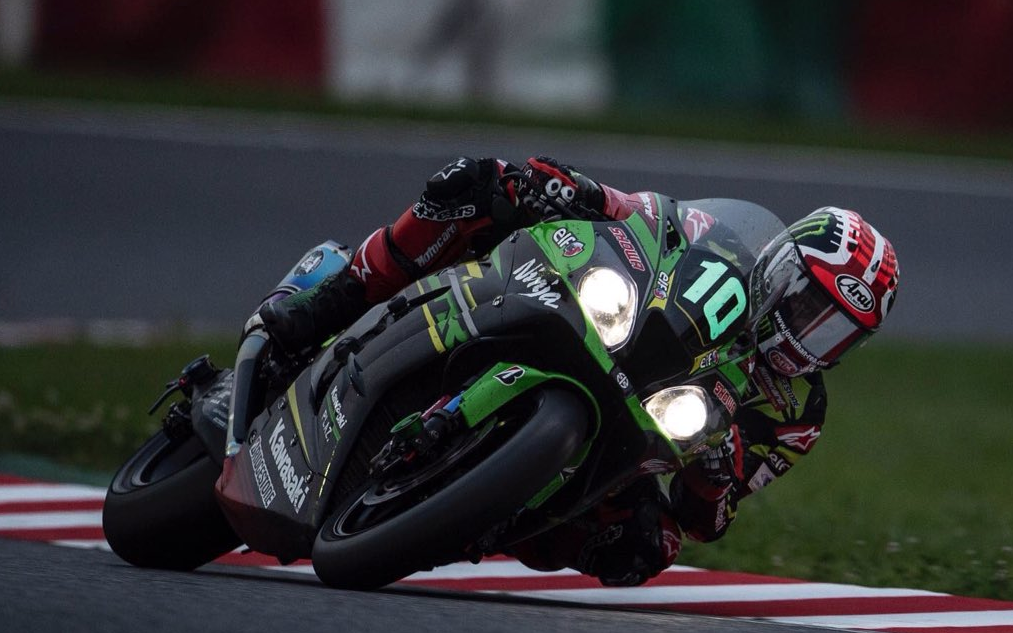 Tarolt a 24 órás versenyen a Kawasaki