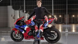 A vadonatúj CBR1000RR-R Fireblade és Fireblade SP lesz a főszereplő a Honda EICMA-standján