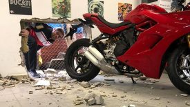 Guy Ritchie karaktereihez illő húzással loptak el egy Panigale V4 R-t