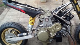 Honda Grom egy Panigale 1199R motorjával