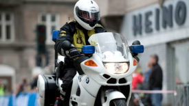 A Dán rendőrség átlagosan napi 3 járművet koboz el „Őrült” vezetés miatt